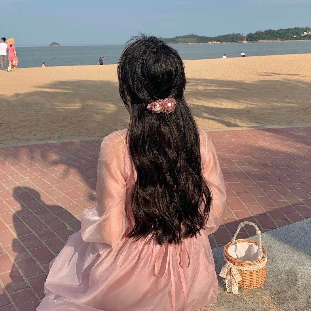 在那河畔青草青